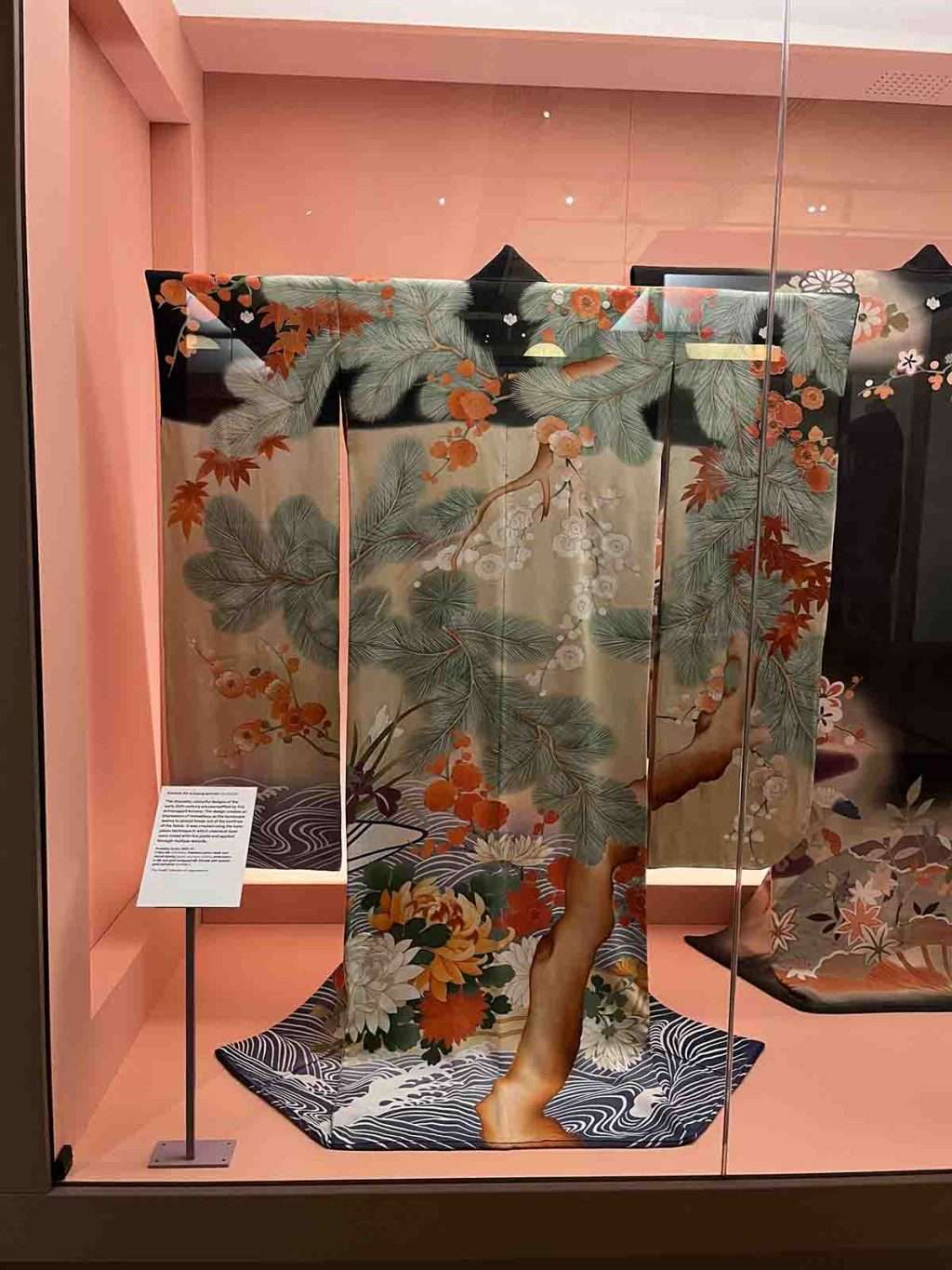 Kimono for a young woman, Furisode, Kyoto 1905, 20 crepe embroidery silk gold silver threads 