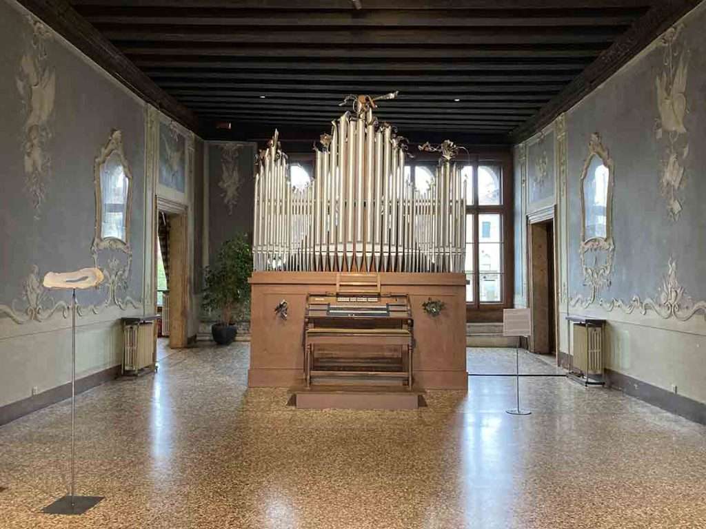 Zhanna Kadyrova, 'Russian Contemporary Baroque', from 'Ukraine, Dare to Dream'